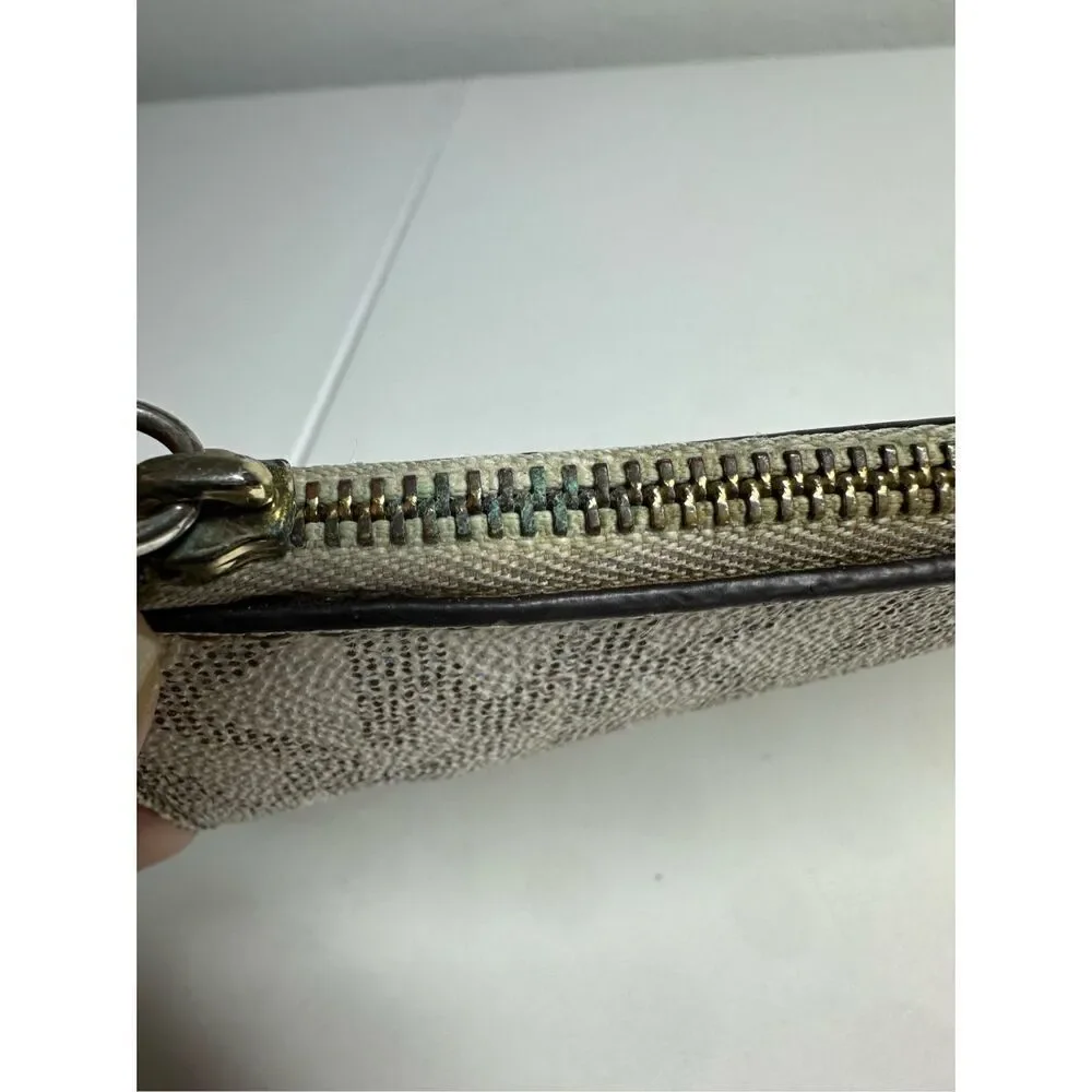 Michael Kors Fulton Vanilla Signature Large Zip Clutch Wristlet Purse See Notes